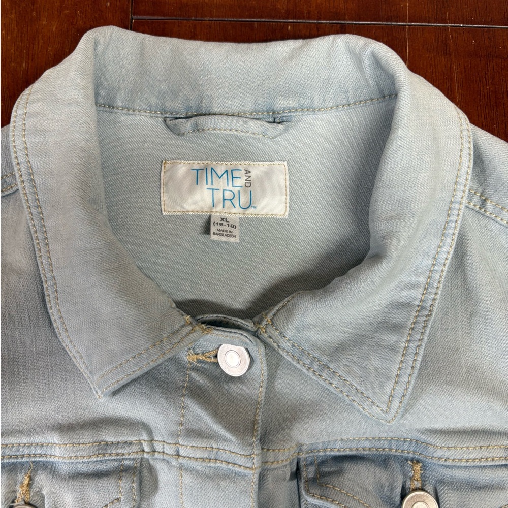 Time and Tru Jean Denim Jacket Women's XL (16-18) Light Blue wash Trucker Jean - Picture 8 of 16